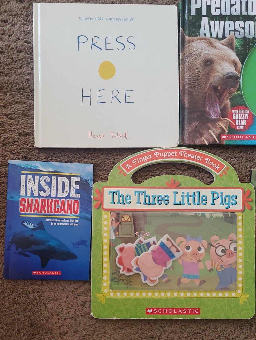 Scholastic The Three Little Pigs Finger Puppet Theater Book Plus More